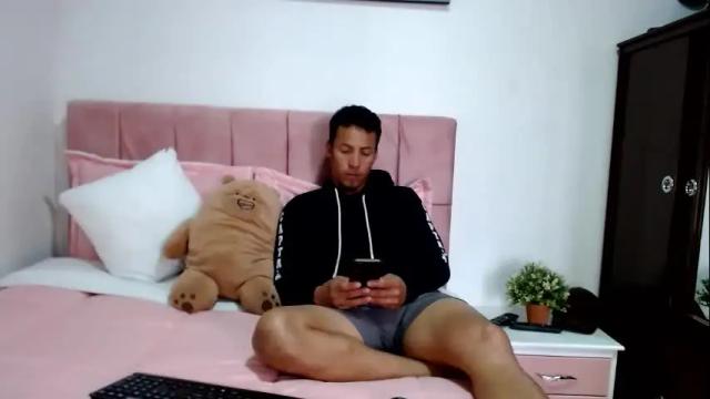 Image 6 of dannyhothot Stream on Chaturbate on 2 months ago