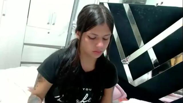 Image 8 of daphne877046 Stream on Chaturbate on 2 months ago