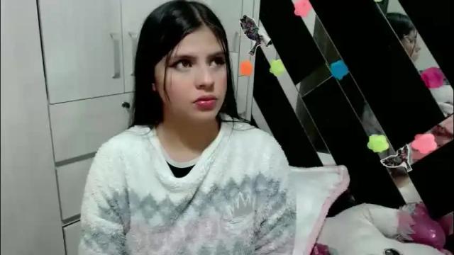 Image 3 of daphne877046 Stream on Chaturbate on 1 month ago