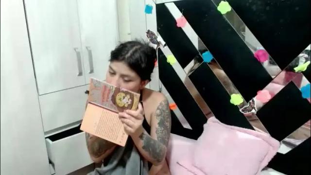 Image 2 of daphne877046 Stream on Chaturbate on 8 days ago