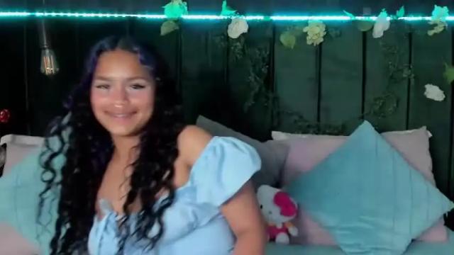 Image 3 of daphne_ferrer Stream on Chaturbate on 20 months ago