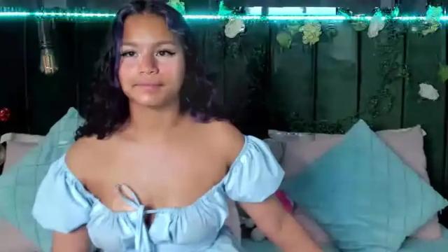 Image 4 of daphne_ferrer Stream on Chaturbate on 20 months ago