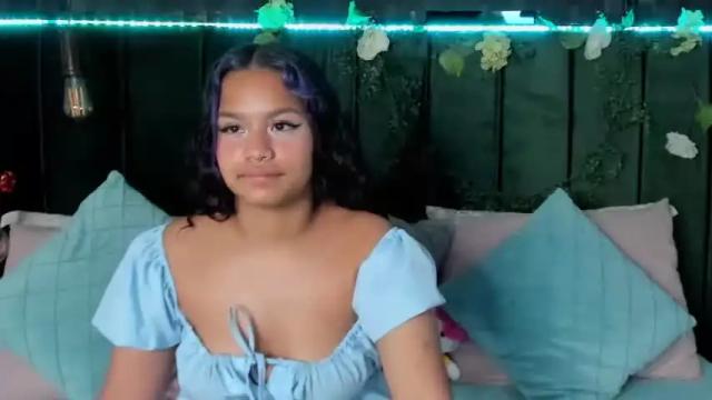 Image 8 of daphne_ferrer Stream on Chaturbate on 20 months ago