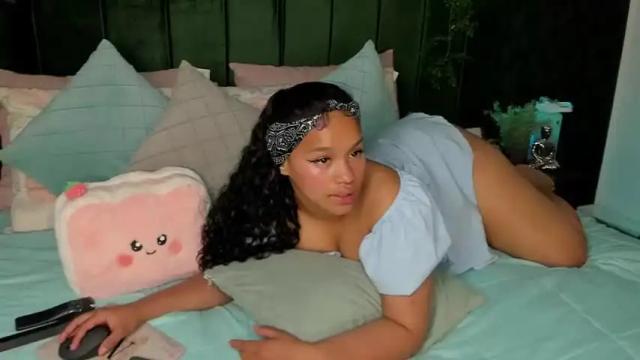 Image 10 of daphne_ferrer Stream on Chaturbate on 20 months ago