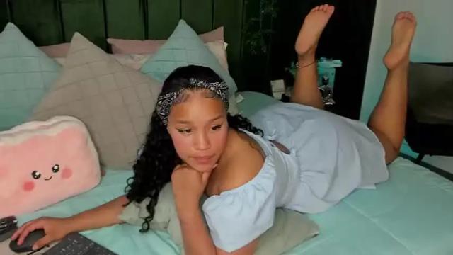 Image 4 of daphne_ferrer Stream on Chaturbate on 20 months ago