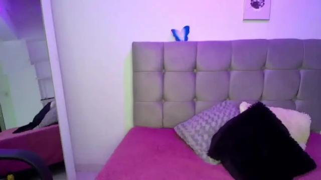Image 8 of daphnee11 Stream on Chaturbate on 18 months ago