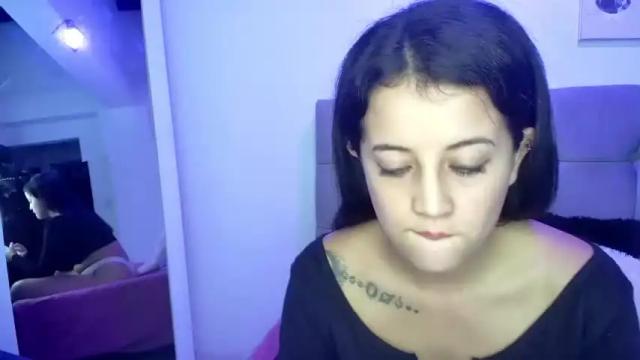 Image 3 of daphnee11 Stream on Chaturbate on 18 months ago