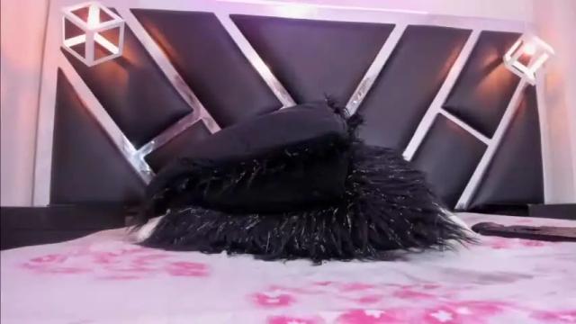 Image 10 of daphnelloyd Stream on Chaturbate on 12 months ago