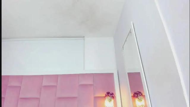 Image 10 of daphnelloyd Stream on Chaturbate on 25 days ago