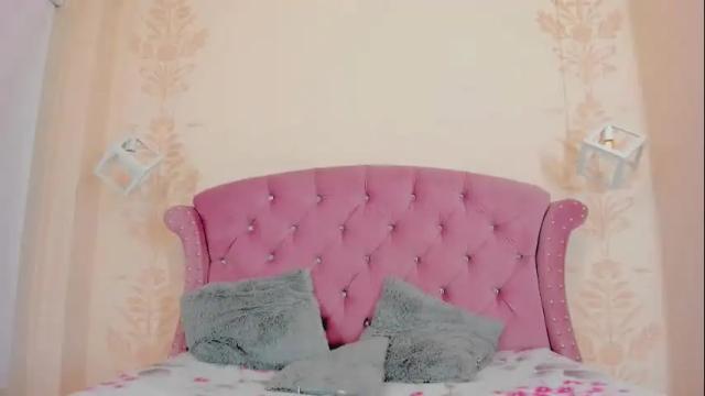 Image 2 of daphnelloyd Stream on Chaturbate on 29 days ago