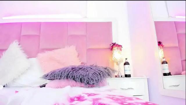 Image 3 of daphnelloyd Stream on Chaturbate on 25 days ago