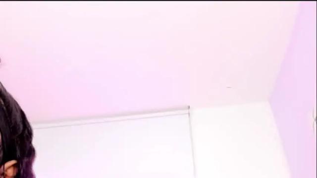 Image 11 of daphnelloyd Stream on Chaturbate on 15 days ago