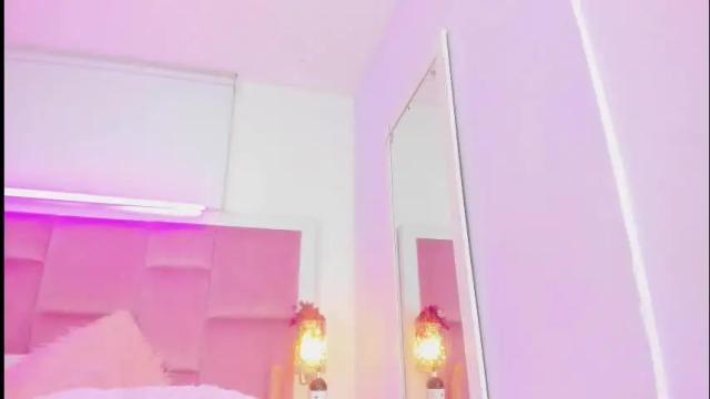 Image 11 of daphnelloyd Stream on Chaturbate on 11 days ago