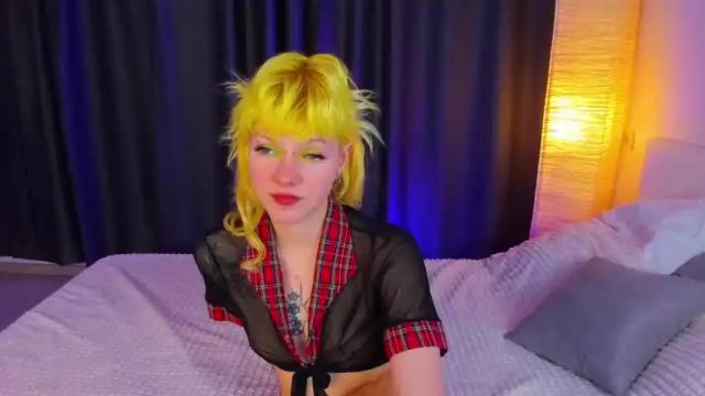 Image 3 of darcy_berglind Stream on Chaturbate on 19 months ago