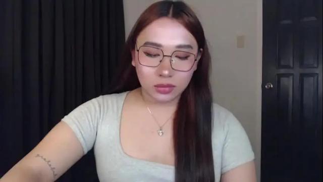 Image 3 of darcy_world Stream on Chaturbate on 3 months ago