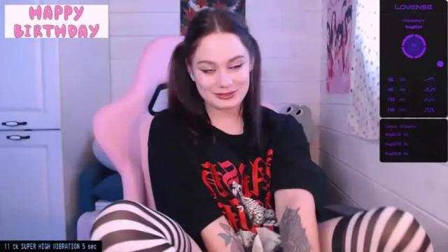 Image 4 of darcyie1ove Stream on Chaturbate on 17 months ago
