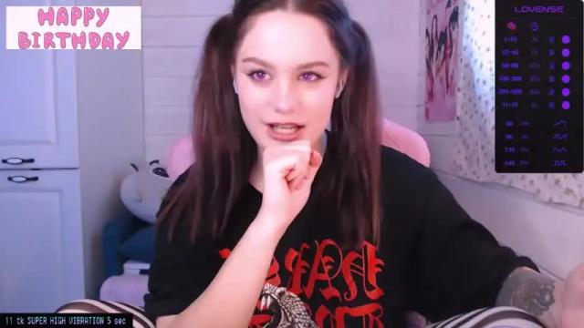 Image 7 of darcyie1ove Stream on Chaturbate on 17 months ago
