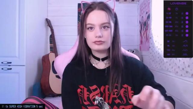 Image 4 of darcyie1ove Stream on Chaturbate on 17 months ago