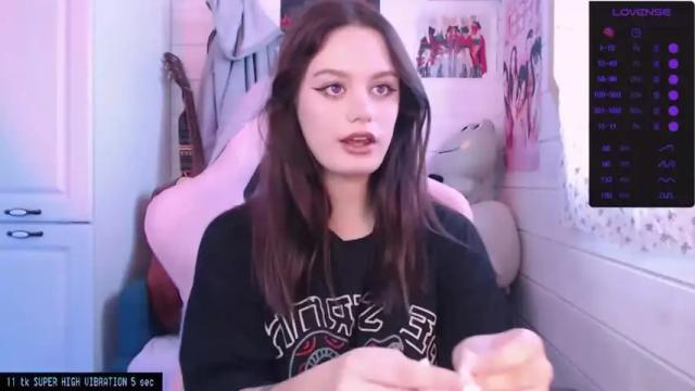 Image 6 of darcyie1ove Stream on Chaturbate on 17 months ago