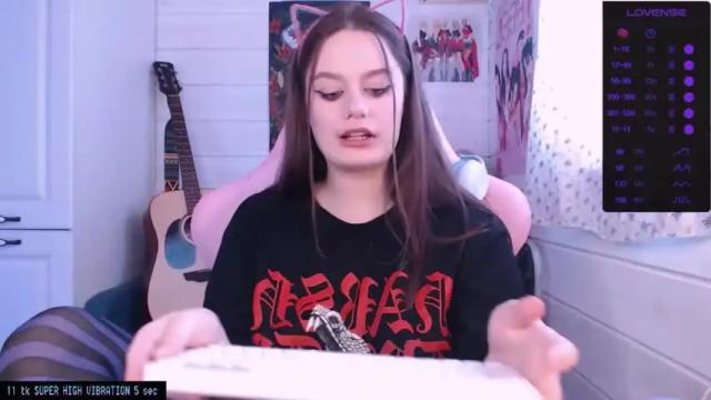 Image 3 of darcyie1ove Stream on Chaturbate on 16 months ago