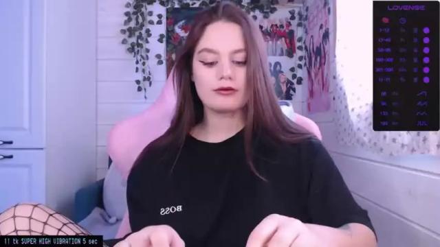Image 2 of darcyie1ove Stream on Chaturbate on 16 months ago