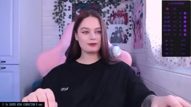 Image 4 of darcyie1ove Stream on Chaturbate on 16 months ago