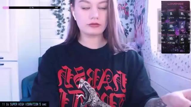 Image 6 of darcyie1ove Stream on Chaturbate on 15 months ago