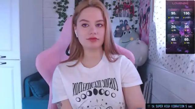 Image 11 of darcyie1ove Stream on Chaturbate on 14 months ago