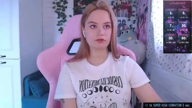 Image 12 of darcyie1ove Stream on Chaturbate on 14 months ago