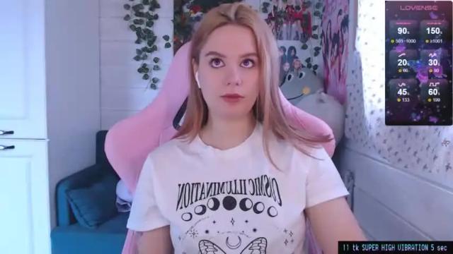 Image 6 of darcyie1ove Stream on Chaturbate on 14 months ago