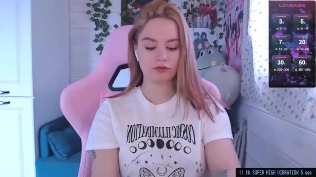 Image 7 of darcyie1ove Stream on Chaturbate on 14 months ago