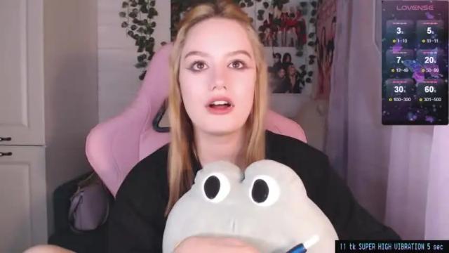 Image 10 of darcyie1ove Stream on Chaturbate on 14 months ago