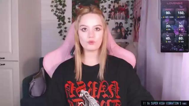 Image 11 of darcyie1ove Stream on Chaturbate on 14 months ago