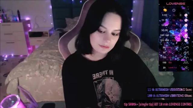 Image 12 of darcyie1ove Stream on Chaturbate on 2 months ago