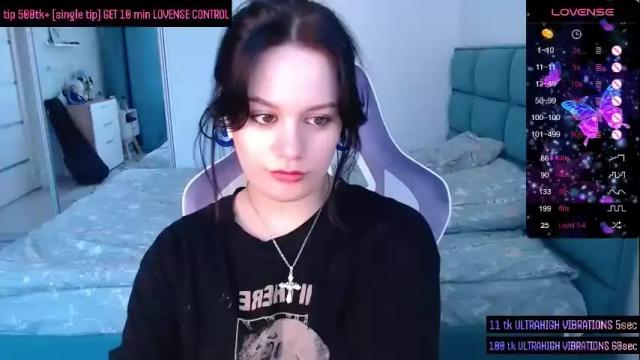 Image 4 of darcyie1ove Stream on Chaturbate on 5 months ago
