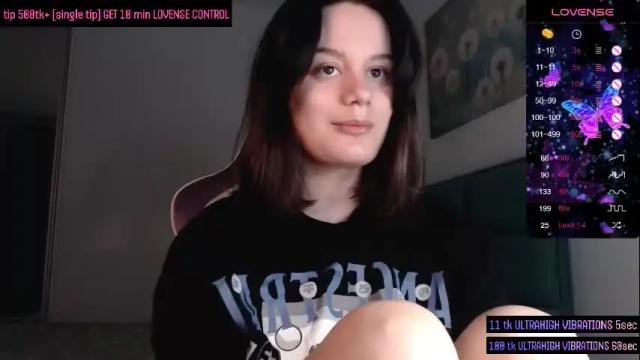 Image 2 of darcyie1ove Stream on Chaturbate on 16 days ago