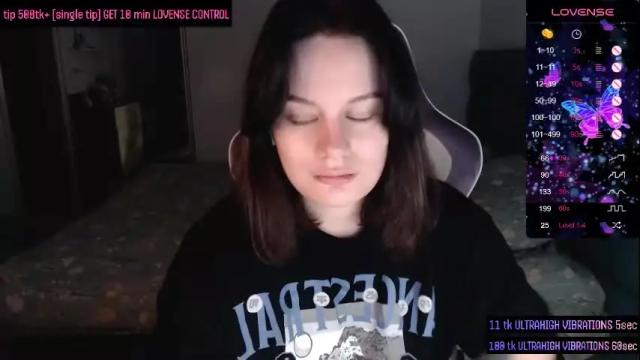 Image 3 of darcyie1ove Stream on Chaturbate on 16 days ago
