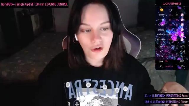 Image 6 of darcyie1ove Stream on Chaturbate on 16 days ago