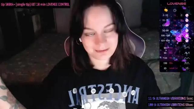 Image 7 of darcyie1ove Stream on Chaturbate on 16 days ago