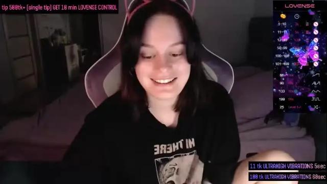Image 12 of darcyie1ove Stream on Chaturbate on 13 days ago