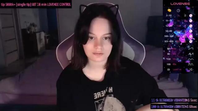 Image 4 of darcyie1ove Stream on Chaturbate on 13 days ago