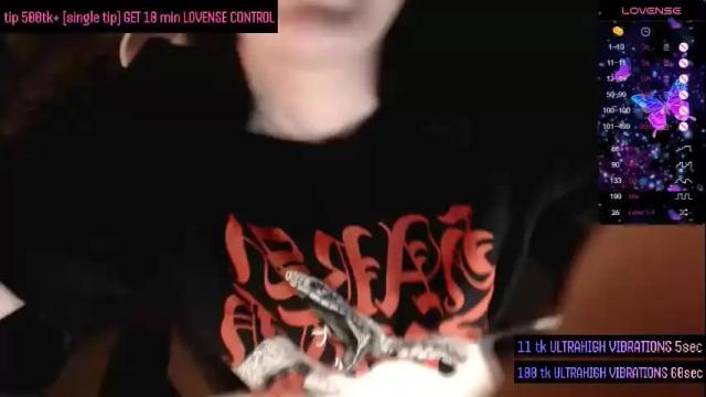 Image 3 of darcyie1ove Stream on Chaturbate on 4 months ago