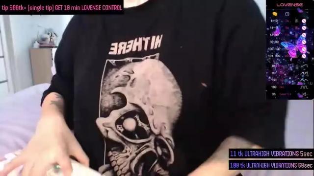 Image 10 of darcyie1ove Stream on Chaturbate on 3 months ago
