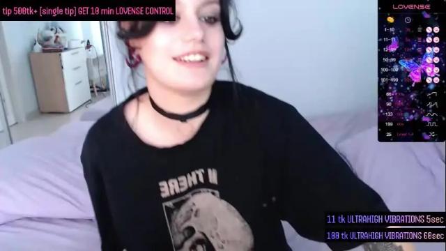 Image 12 of darcyie1ove Stream on Chaturbate on 3 months ago