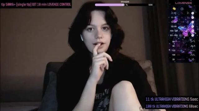 Image 10 of darcyie1ove Stream on Chaturbate on 11 days ago