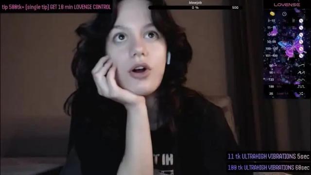 Image 2 of darcyie1ove Stream on Chaturbate on 11 days ago