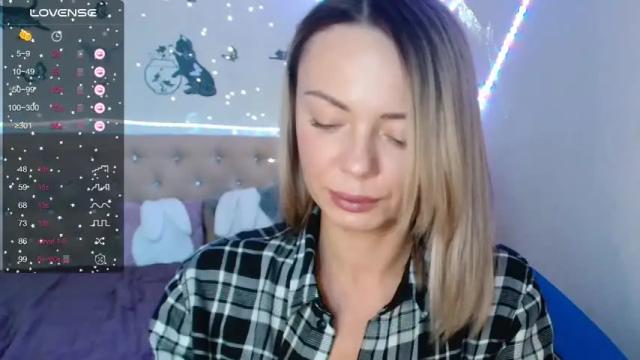 Image 3 of dariabloempje Stream on Chaturbate on 13 months ago