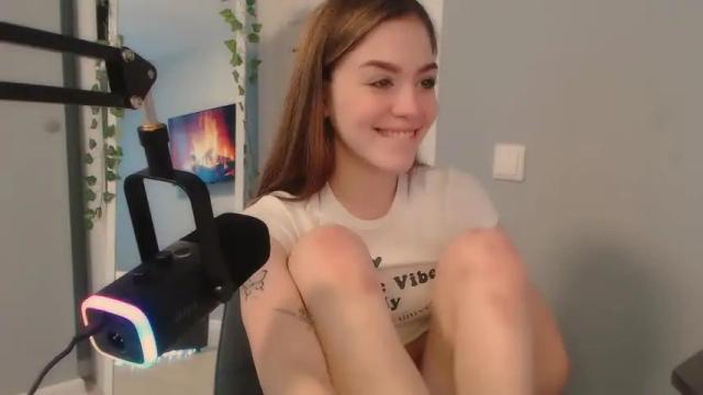 Image 2 of darilboom Stream on Chaturbate on 13 months ago