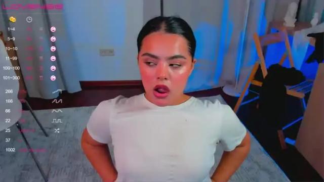 Image 4 of darina_flirt Stream on Chaturbate on 23 months ago