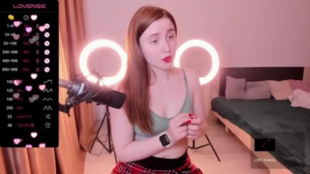 Image 12 of darja_klark Stream on Chaturbate on 23 months ago